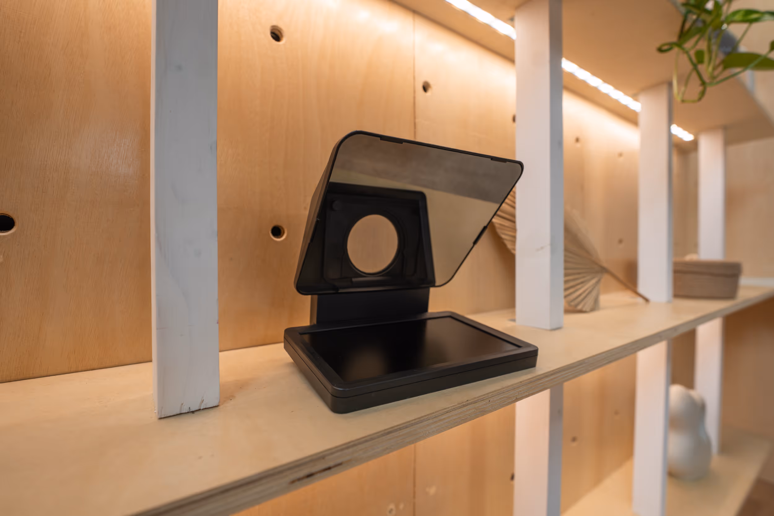 Elgato Prompter equipment