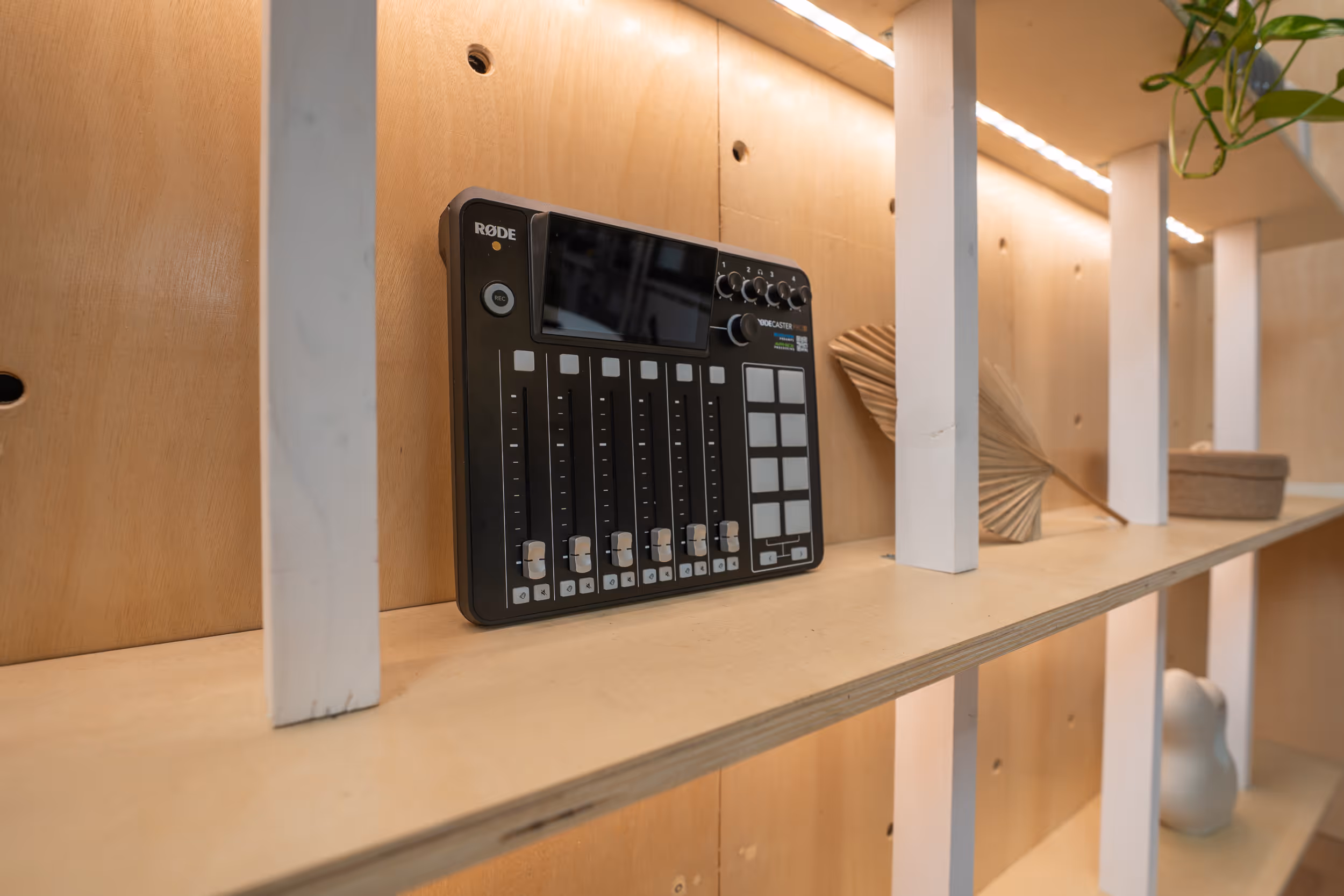 Studio equipment Rode Mixer